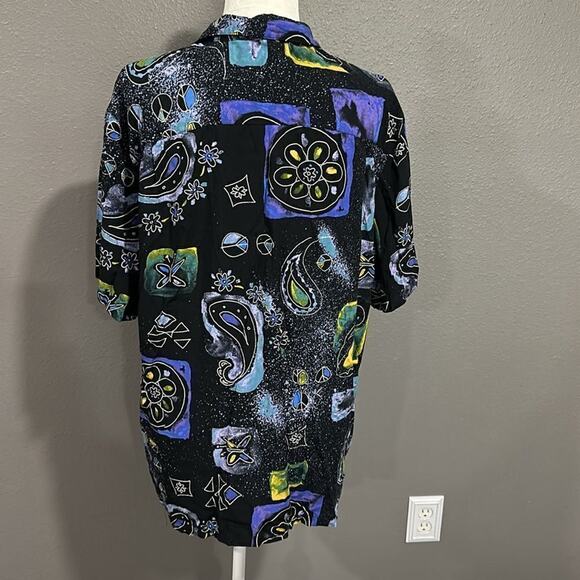 Urban Outfitters Doodle Casual Button Up Shirt L - Picture 2 of 4